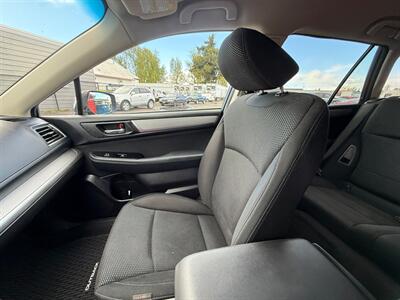 2017 Subaru Outback 2.5i Premium   - Photo 13 - Albany, OR 97322