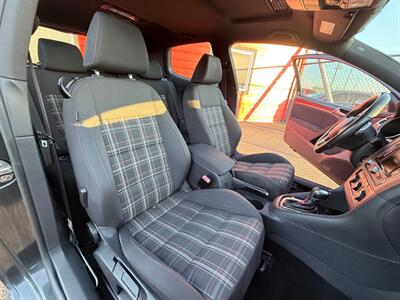 2012 Volkswagen GTI Base PZEV   - Photo 15 - Albany, OR 97322