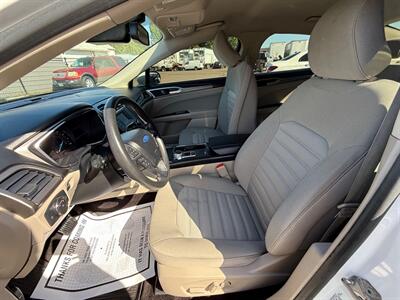 2017 Ford Fusion SE   - Photo 8 - Albany, OR 97322