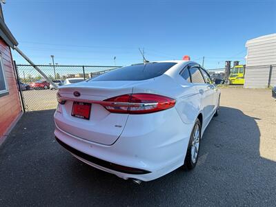 2017 Ford Fusion SE   - Photo 3 - Albany, OR 97322