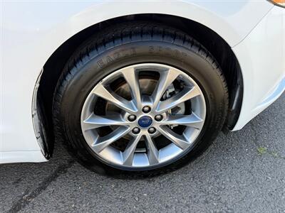 2017 Ford Fusion SE   - Photo 10 - Albany, OR 97322