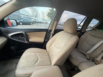 2011 Toyota RAV4   - Photo 12 - Albany, OR 97322