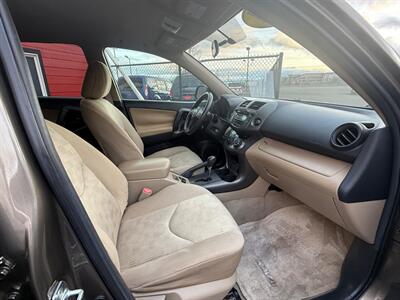 2011 Toyota RAV4   - Photo 6 - Albany, OR 97322