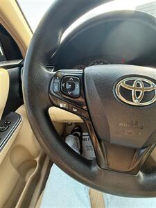 2015 Toyota Camry LE   - Photo 14 - Albany, OR 97322