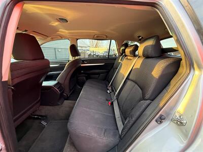 2012 Subaru Outback 2.5i Premium   - Photo 9 - Albany, OR 97322