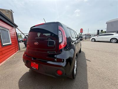 2017 Kia Soul   - Photo 3 - Albany, OR 97322