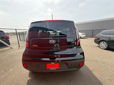 2017 Kia Soul   - Photo 4 - Albany, OR 97322