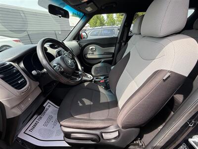 2017 Kia Soul   - Photo 8 - Albany, OR 97322