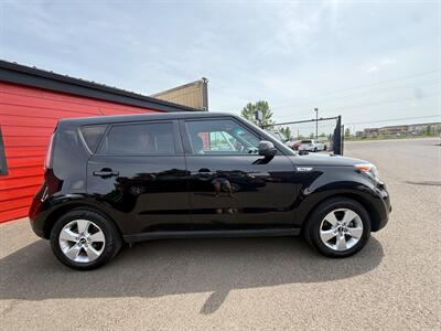 2017 Kia Soul   - Photo 2 - Albany, OR 97322