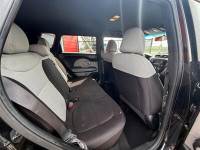 2017 Kia Soul   - Photo 7 - Albany, OR 97322