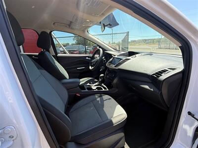 2017 Ford Escape SE   - Photo 6 - Albany, OR 97322