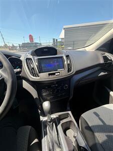 2017 Ford Escape SE   - Photo 14 - Albany, OR 97322