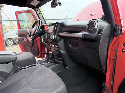 2014 Jeep Wrangler Unlimited Sport   - Photo 12 - Albany, OR 97322