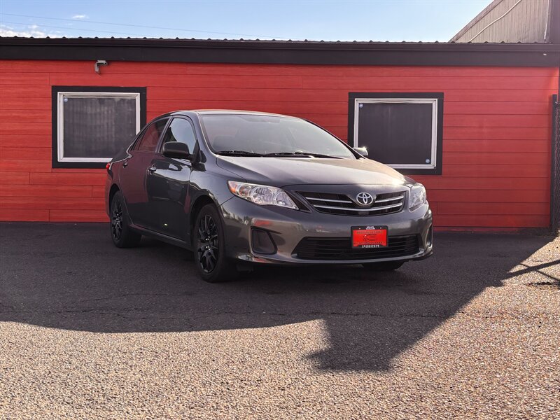 2013 Toyota Corolla LE ZRE142L / AZE141L