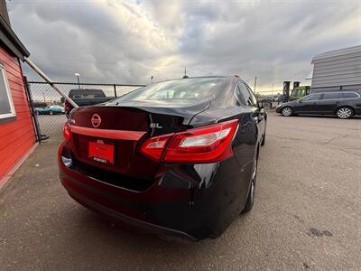 2017 Nissan Altima 2.5 SL   - Photo 4 - Albany, OR 97322