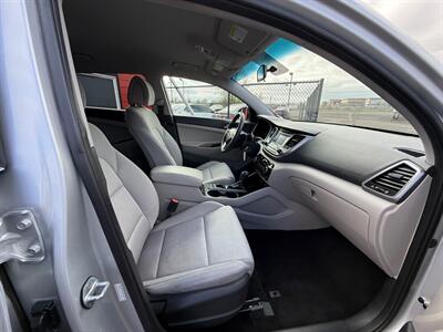 2017 Hyundai TUCSON SE   - Photo 6 - Albany, OR 97322