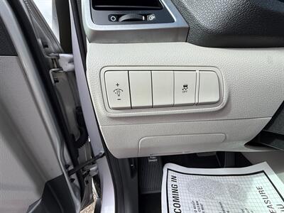 2017 Hyundai TUCSON SE   - Photo 11 - Albany, OR 97322