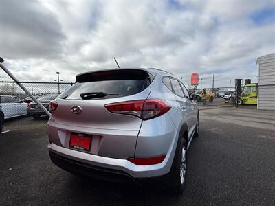 2017 Hyundai TUCSON SE   - Photo 3 - Albany, OR 97322