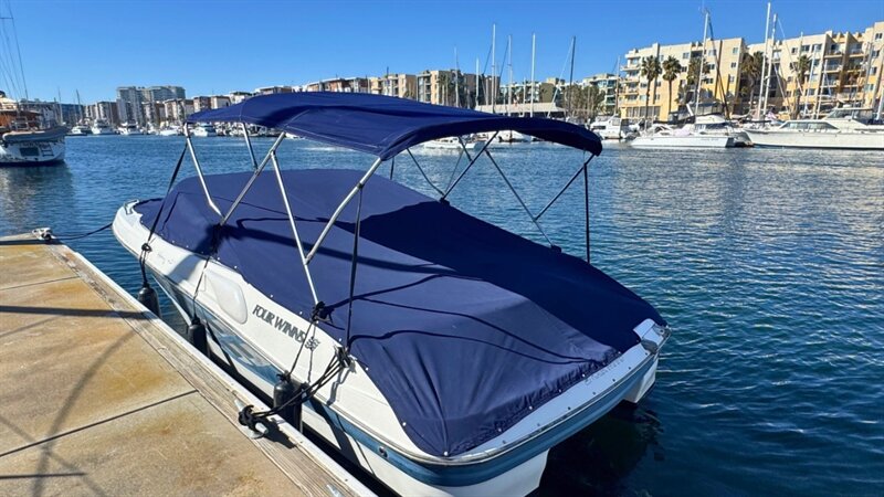 2000 Four Winns &laquo;model&raquo;  