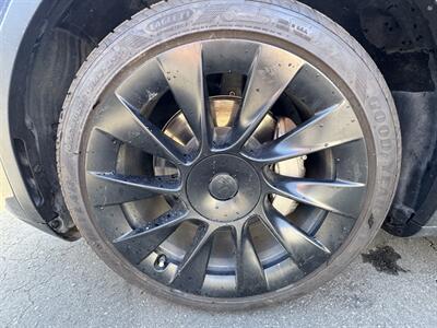 2023 Tesla Model Y Long Range   - Photo 26 - Long Beach, CA 90813