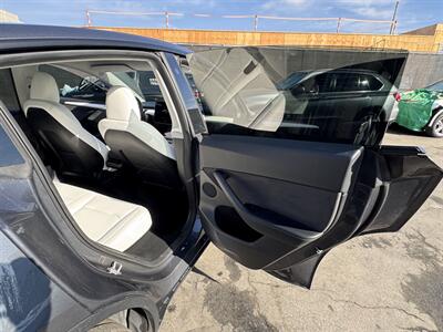 2023 Tesla Model Y Long Range   - Photo 21 - Long Beach, CA 90813