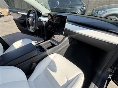 2023 Tesla Model Y Long Range   - Photo 18 - Long Beach, CA 90813