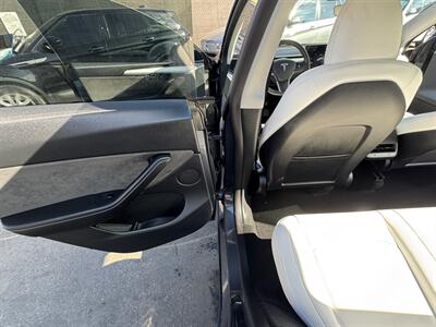 2023 Tesla Model Y Long Range   - Photo 24 - Long Beach, CA 90813