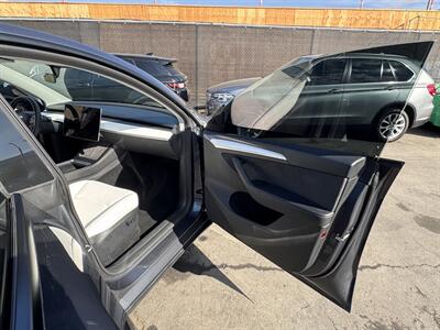 2023 Tesla Model Y Long Range   - Photo 22 - Long Beach, CA 90813