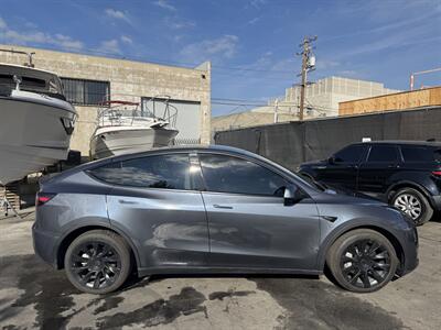 2023 Tesla Model Y Long Range   - Photo 2 - Long Beach, CA 90813