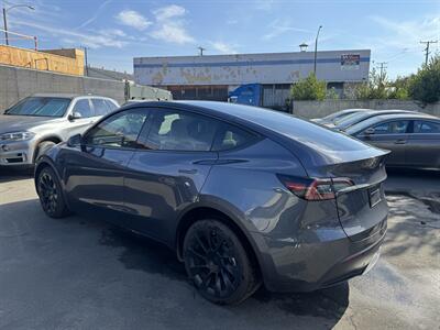 2023 Tesla Model Y Long Range   - Photo 6 - Long Beach, CA 90813