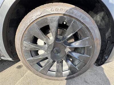 2023 Tesla Model Y Long Range   - Photo 27 - Long Beach, CA 90813