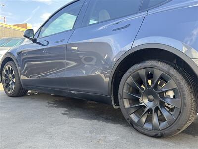 2023 Tesla Model Y Long Range   - Photo 11 - Long Beach, CA 90813