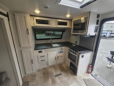 2024 PALOMINO PUMA 22FKQ   - Photo 7 - Lake Ariel, PA 18436