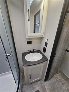 2024 PALOMINO PUMA 22FKQ   - Photo 14 - Lake Ariel, PA 18436