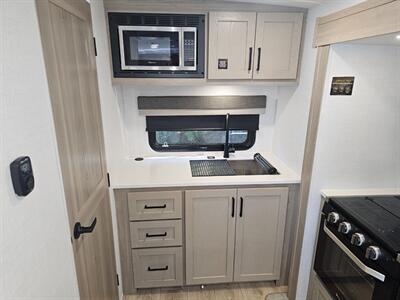 2026 Forest River ROCKWOOD 2522FB   - Photo 28 - Lake Ariel, PA 18436