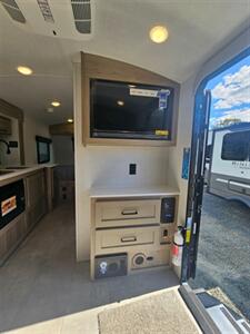 2026 Forest River ROCKWOOD 19RL   - Photo 14 - Lake Ariel, PA 18436