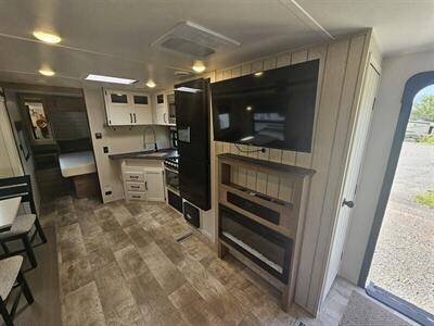 2024 PALOMINO PUMA 26RBSS   - Photo 11 - Lake Ariel, PA 18436