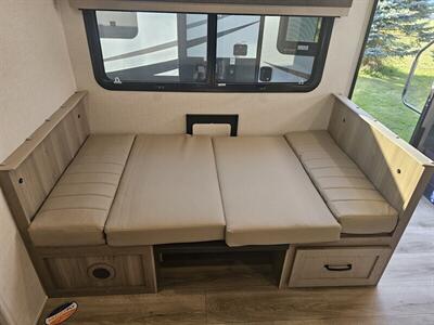 2025 FOREST RIVER ROCKWOOD MINI LITE 2515S   - Photo 12 - Lake Ariel, PA 18436