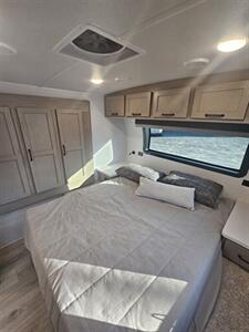 2025 FOREST RIVER ROCKWOOD MINI LITE 2515S   - Photo 24 - Lake Ariel, PA 18436