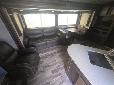 2019 KEYSTONE COUGAR 29RLD - Photo 5 - Lake Ariel, PA 18436