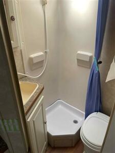 2010 CRUISER RV FUNFINDER   - Photo 3 - Lake Ariel, PA 18436