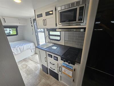 2024 Palomino PUMA 18RDX   - Photo 19 - Lake Ariel, PA 18436