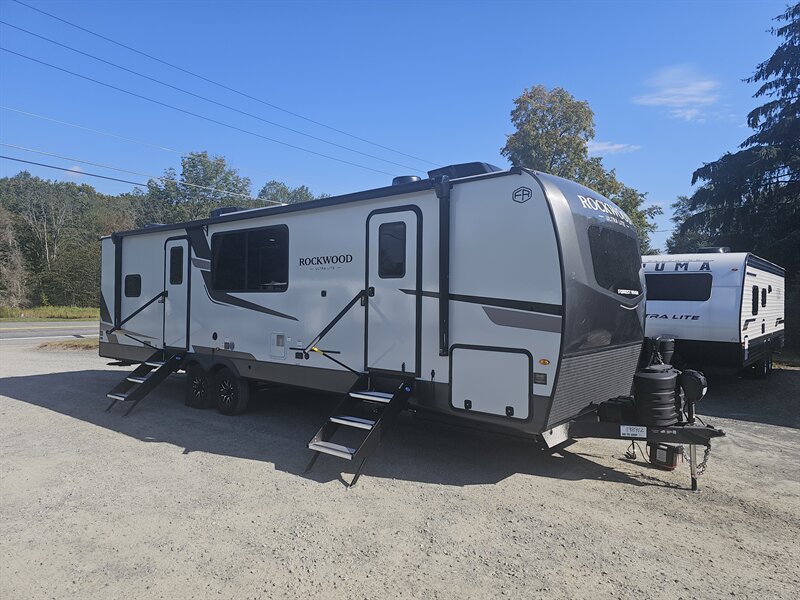 2026 Forest River ROCKWOOD ULTRA LITE 2918BH  
