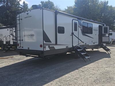 2026 Forest River ROCKWOOD ULTRA LITE 2918BH   - Photo 4 - Lake Ariel, PA 18436