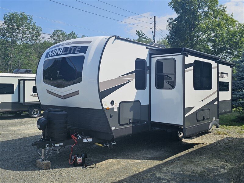 2025 FOREST RIVER ROCKWOOD MINILITE 2519S  