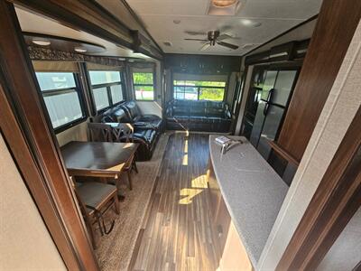 2017 Keystone MONTANA HIGH COUNTRY 370BR   - Photo 5 - Lake Ariel, PA 18436