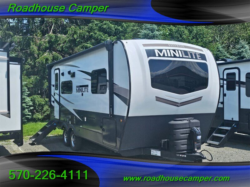 2025 FOREST RIVER ROCKWOOD MINI LITE 2205S  