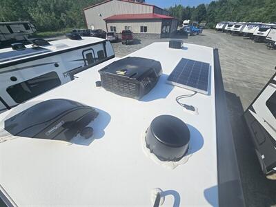 2025 FOREST RIVER ROCKWOOD MINI LITE 2205S   - Photo 8 - Lake Ariel, PA 18436