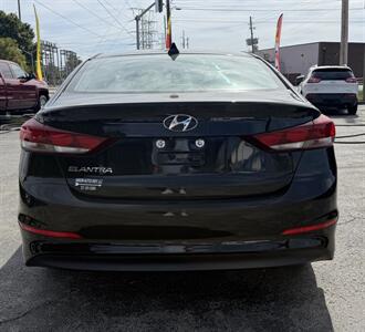 2017 Hyundai ELANTRA SE   - Photo 8 - Indianapolis, IN 46268