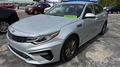 2019 Kia Optima LX   - Photo 2 - Indianapolis, IN 46268